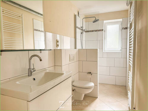 zweites Duschbad im Erdgeschoss - 