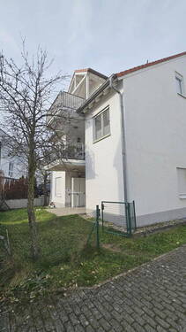 Haus und Balkon - Etagenwohnung mit 70,00 m² in Rosbach vor der Höhe zum Kaufen