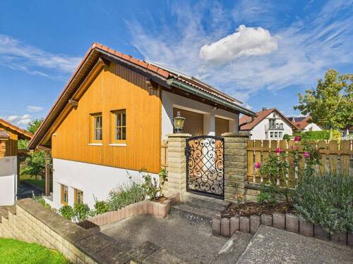 Eleganter Hauszugang, stilvoller Auftakt zu Ihrem neuen Zuhause - 