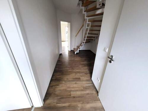 Flur EG.3.jpg - 4 Zimmer Doppelhaushälfte in Beckum