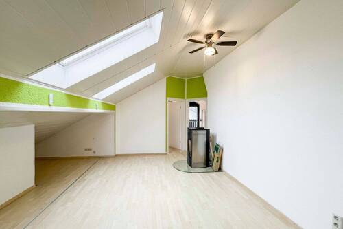 Wohnzimmer - Ort der Gemütlichkeit: 3,5-Zimmer-Wohnung in Unterneukirchen - bezugsfrei!