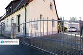Einfahrt - 3 Zimmer Doppelhaushälfte zum Kaufen in Fürth