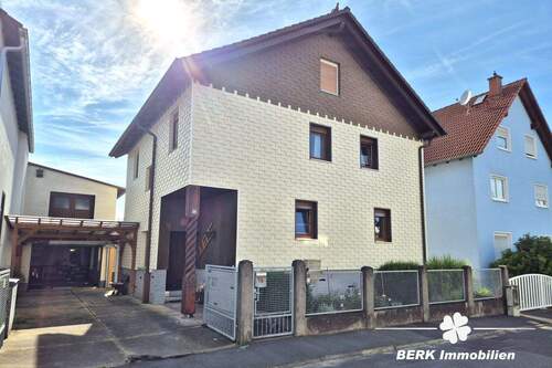 Straßenansicht - BERK Immobilien - top Wohnlage in Alzenau: Ein- bis Zweifamilienhaus mit Erweiterungspotential & Nebengebäuden