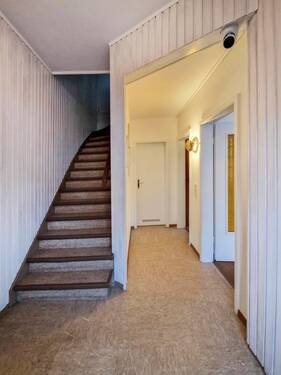 Flur im EG - 1 Zimmer Mehrfamilienhaus, Wohnhaus zum Kaufen in Itzehoe