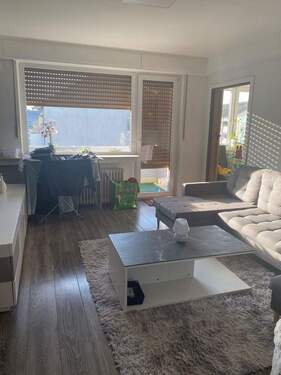 Wohnzimmer - Helle 2-Zimmer-Wohnung mit Balkon & Einbauküche - Zentrales Wohnen in Waltrop