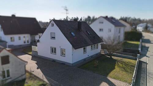 Außenansicht - 5 Zimmer Einfamilienhaus zum Kaufen in Petersaurach