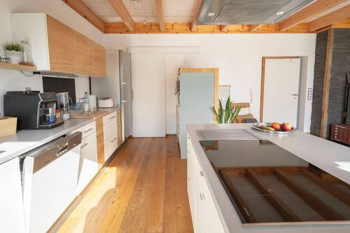 offen Küche mit Kochinsel - Doppelhaushälfte mit 117,00 m&sup2; in Elfershausen zum Kaufen