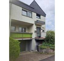 IDSTEIN Kernstadt Reihenendhaus von dreier Gruppe 140qm