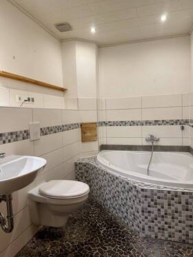 Badezimmer im Obergeschoss - 
