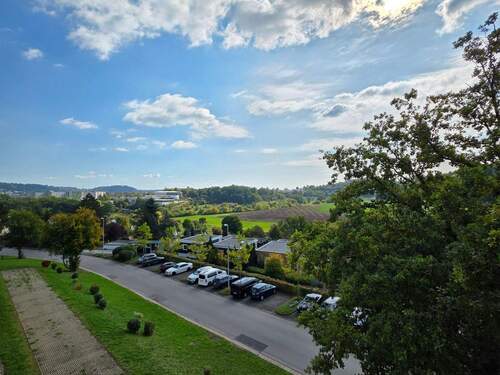 Fernblick vom Balkon - Etagenwohnung mit 92,00 m&sup2; in Coburg zum Kaufen