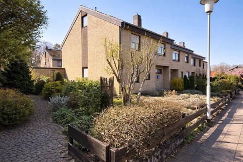 Haus Ansicht vorne - 5 Zimmer Reihenendhaus zum Kaufen in Verden (Aller) / Dauelsen