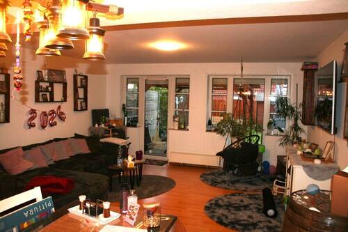 Wohnzimmer-001 - Reihenmittelhaus mit 150,00 m&sup2; in Laatzen zur Miete