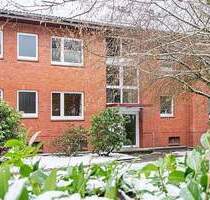 **BESICHTIGUNG, SONNTAG DEN 15.02. v. 14:00 - 14:30 UHR** Großzügige Eigentumswohnung im grünen Großhansdorf