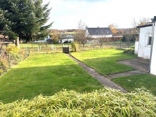 Garten mit Blick vom Balkon - 