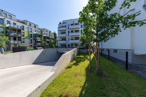 Tiefgarageneinfahrt - 