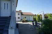 Terrasse neben dem Haupthaus - 