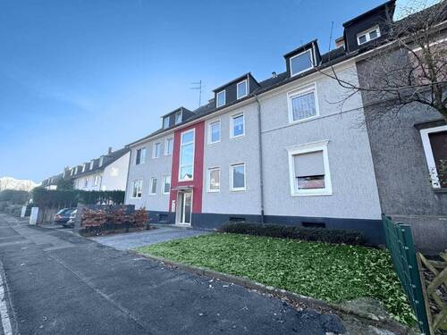 Frontansicht - Charmante 5,5 Zimmerwohnung - Dachgeschosswohnung mit Loggia