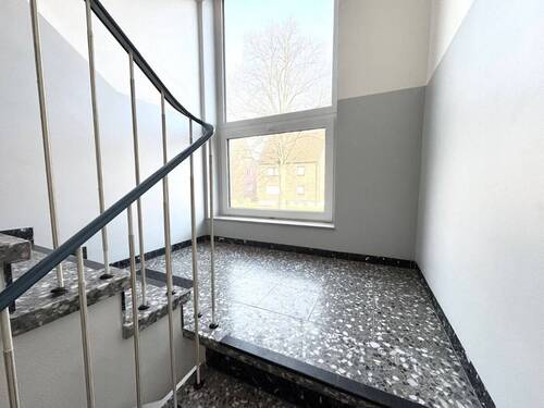 Hausflur - 5 Zimmer Etagenwohnung zum Kaufen in Gelsenkirchen