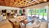 Wohnbereich mit Blick in den Garten - 