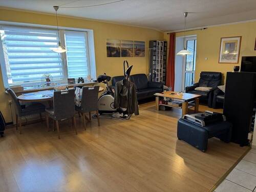 Wohn- und Esszimmer (2).JPG - 