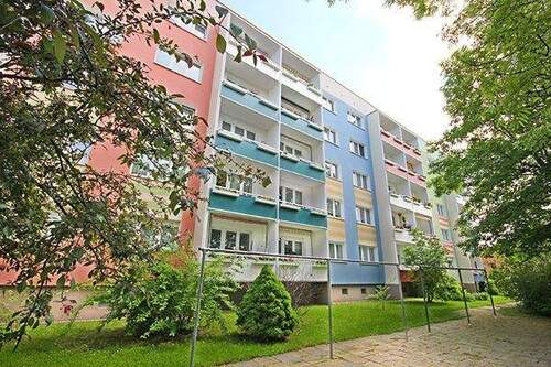 Ansicht hinten - In der Herrichtung! 3-Raumwohnung in der 1. Etage mit Badewanne.