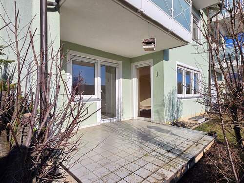 Terrasse - Großzügige 3-Zi.-Eigentumswohnung im beliebten Dörfles-Esbach mit Terrasse, Garage und Vesteblick!