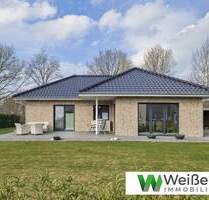 Ankommen & Wohlfühlen: Bezugsfertiger Luxus-Bungalow, barrierefrei & Energieklasse A+ in guter Lage! - Holstenniendorf