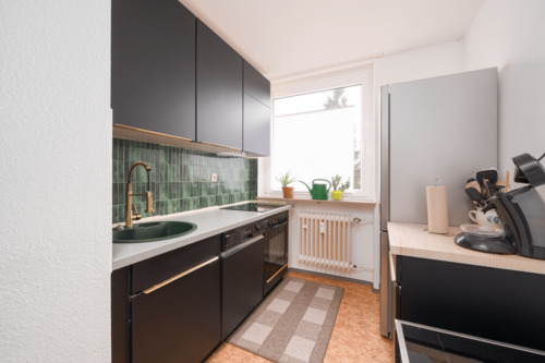 Küche - Gut vermietete 2-Zimmer-Wohnung mit Loggia in beliebter Wohnlage