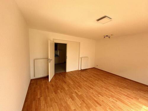 Wohn / Esszimmer - 
