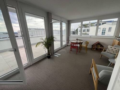 Büro mit Zugang Dachterrasse - Büro zur Miete in Schönaich
