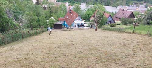 Blick vom Grundstück aufs Haus - 