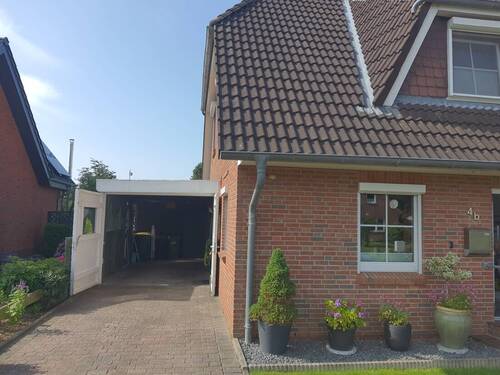 Aussen mit Carport - 