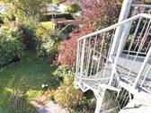 Treppe von Terrasse zum Garten - 