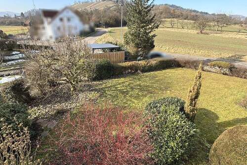 Grundstück, Ortsrandlage - Reiheneckhaus in sonniger Ortsrandlage mit schönem Grundstück