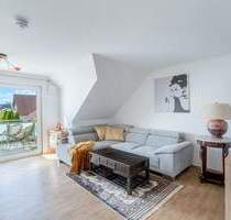 Lichtdurchflutete, ruhige Dachgeschoß-3 Zimmer-Wohnung mit EBK, 2 Balkone, Tiefgarage, IN-Nord - Ingolstadt