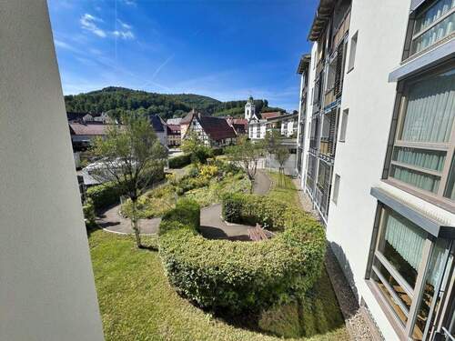 Aussicht vom Balkon - 2 Zimmer Etagenwohnung zum Kaufen in Albstadt