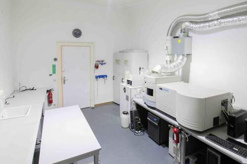 Zimmer I - 3 Zimmer Etagenwohnung zum Kaufen in Berlin