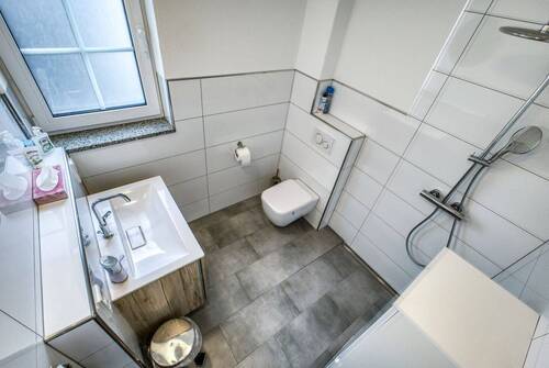 WC mit Dusche OG - 