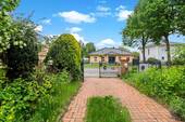 Einfahrt - 5 Zimmer Einfamilienhaus zum Kaufen in Berlin