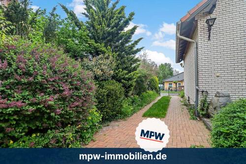 Einfahrt - 5 Zimmer Einfamilienhaus in Berlin