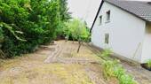 Gartenbereich mit Hütte - 