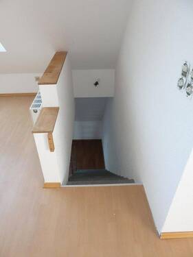 Treppe Wohnzimmer-Schlafzimmer - Etagenwohnung mit 92,00 m&sup2; in Wolfenbüttel zur Miete