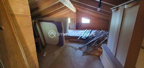 Dachboden - 3 Zimmer Mehrfamilienhaus, Wohnhaus in Kall