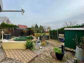 Garten mit Terrasse, Pool und Geräteschuppen - 4 Zimmer Doppelhaushälfte in Leipzig