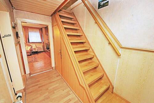 Flur- / Treppenbereich im EG - 3 Zimmer Doppelhaushälfte zum Kaufen in Dessau-Roßlau