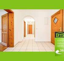 Eine sichere Entscheidung. Große Eigentumswohnung, zentrale Lage, teilrenoviert, Terrasse, 2 Garagen - Sulzburg