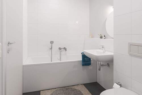 Bad2.jpg - 4 Zimmer Etagenwohnung in Erlangen