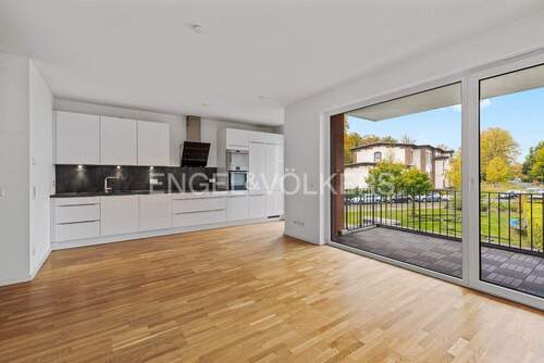 Essbereich mit Blick in die Küche - 