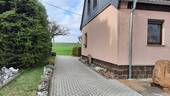 Haus mit Hofeinfahrt - Tolles Grundstück mit Doppelhaushälfte und Wintergarten in Mügeln