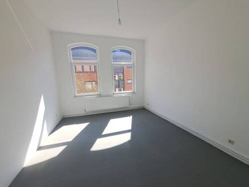Zimmer 1 - 3 Zimmer Etagenwohnung zur Miete in Bremerhaven